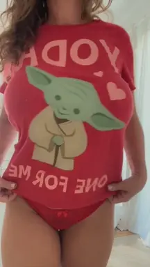 [F] 40 something, Size matters not. Look at me. Judge me by my size. Drop