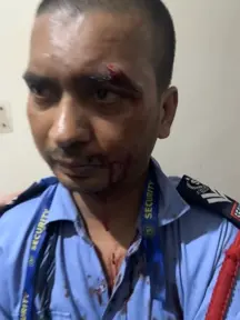 daaru peekr guard ko peeta (Part 4)Guard ki halat